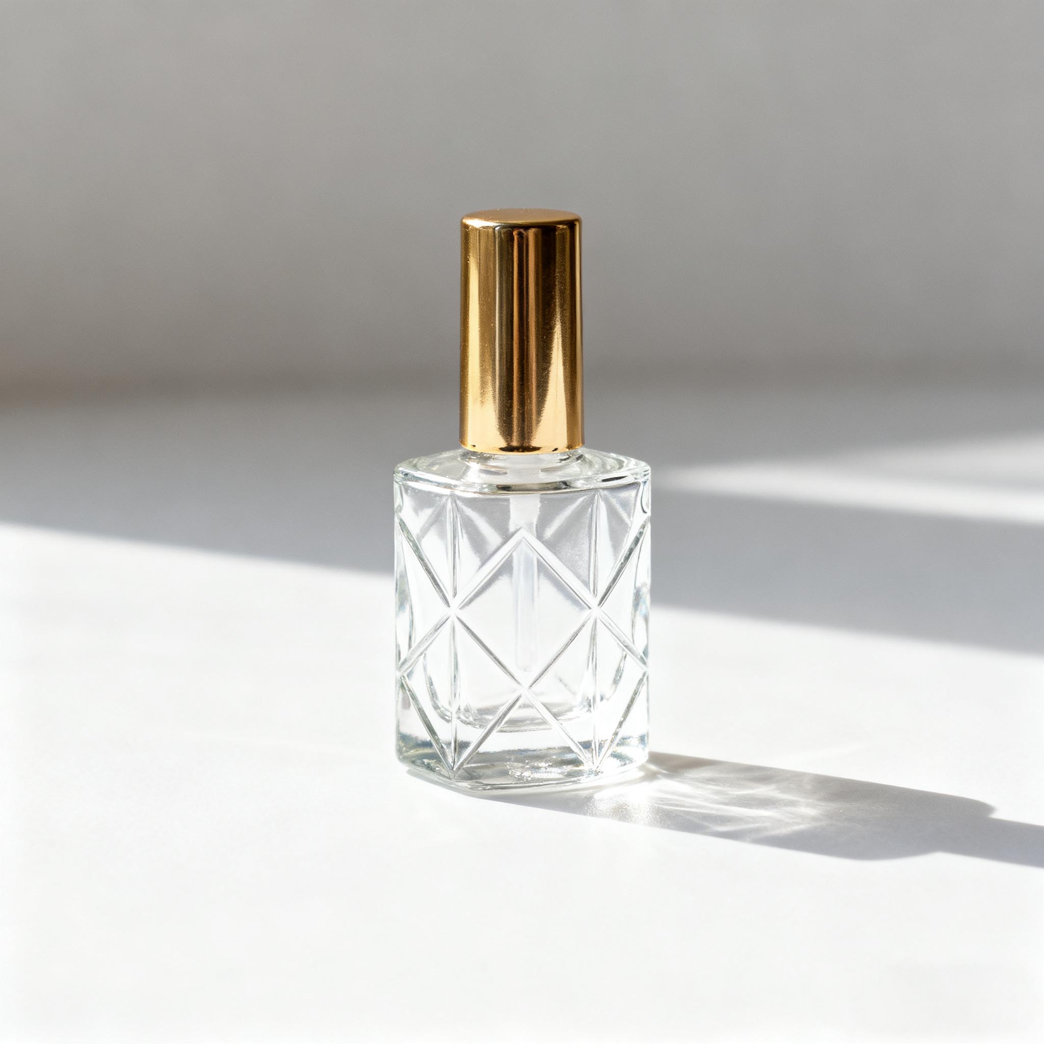 Флакончик лака для ногтей